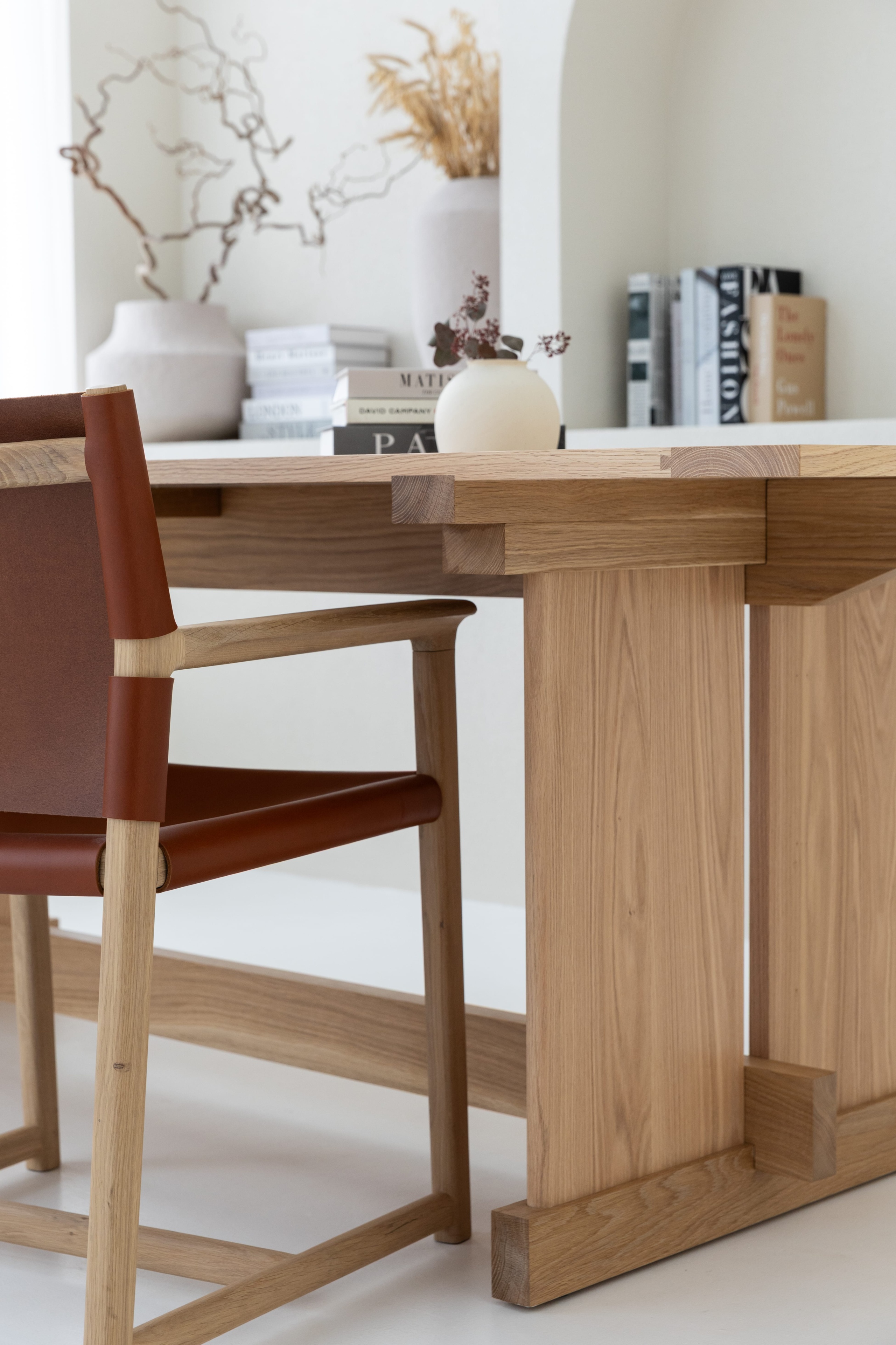 Mid century modern dining table in solid oak — view 4
